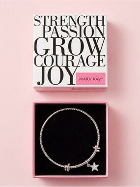 Mary Kay New Faces Silver Tone Star Charm Adjustable Bangle Bracelet NWT